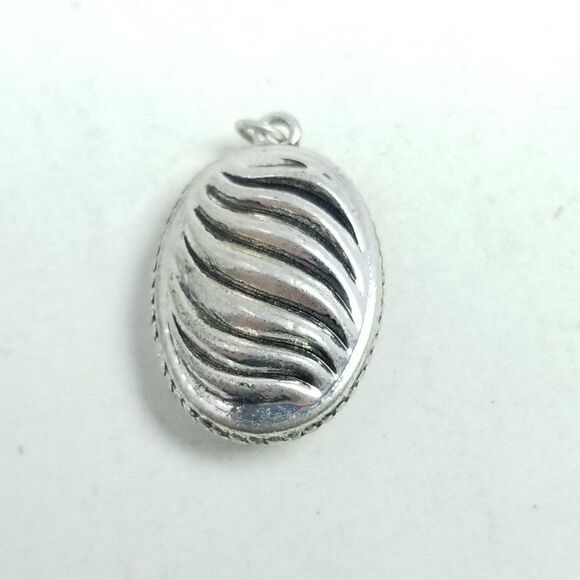 Vintage Oval Gray Cabochon Pendant in Silver Tone Setting, Minimal Charm Estate - Picture 3 of 5